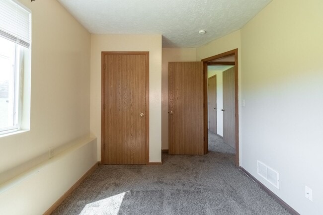 Building Photo - 2231-2237 SW 19 Unit 2237