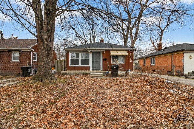 Building Photo - $1050 Charming 2 Bed Home