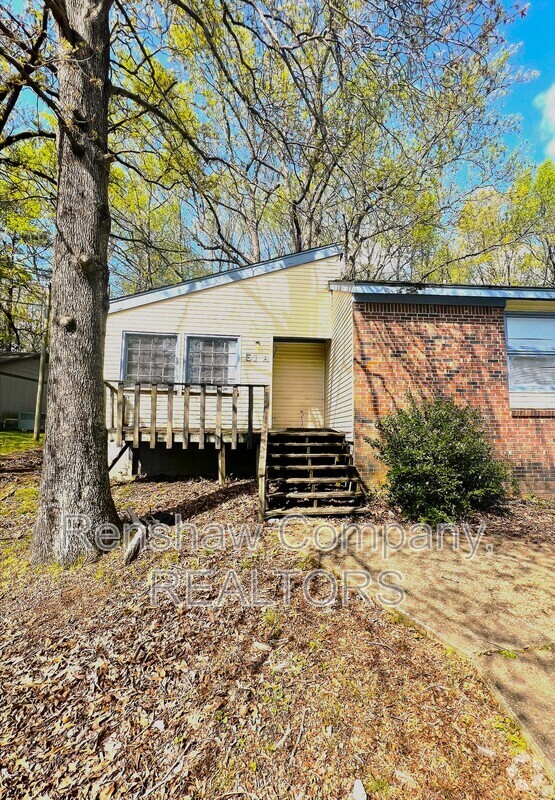 Building Photo - 51 Lealand Ln Rental