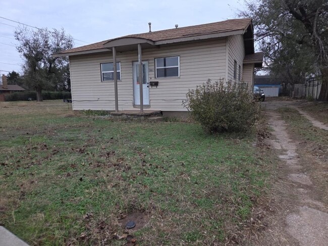 Building Photo - 1313 Fir St