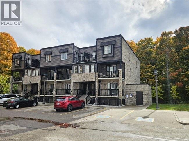 Photo - 1989 Ottawa Street S
