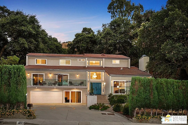 Building Photo - 1456 1/2 E Chevy Chase Dr Rental