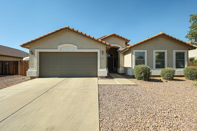Building Photo - 7602 W Encinas Ln