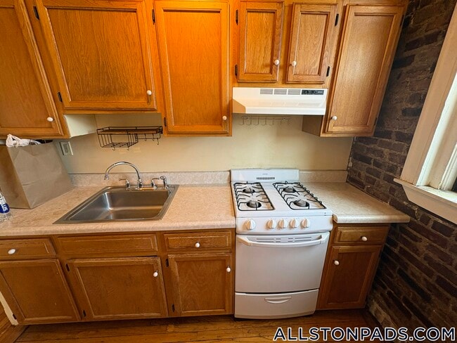 Building Photo - 39 Glenville Ave Rental