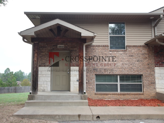 Building Photo - Lease Takeover Opportunity Available! 2 Bedroom Town house for Rent in Lindale! Unit 18055 Loring Ln