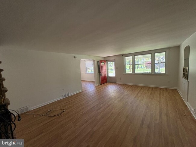 Photo - 2515 Woodleigh Rd
