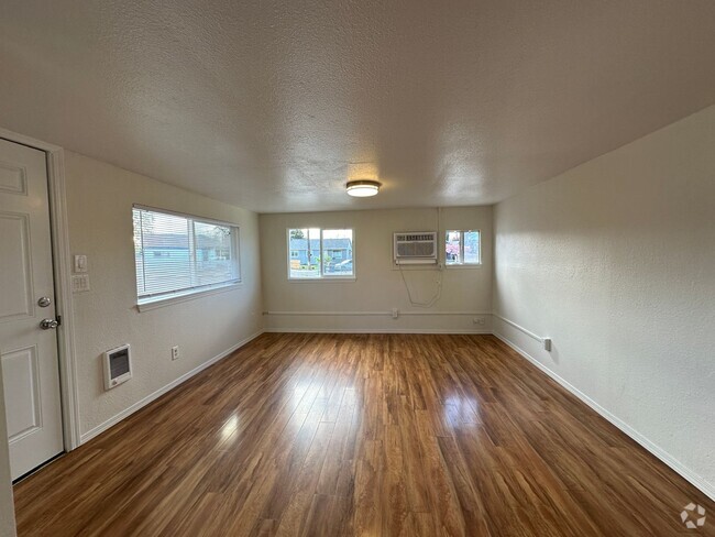 Building Photo - 809 Willard Ave Rental