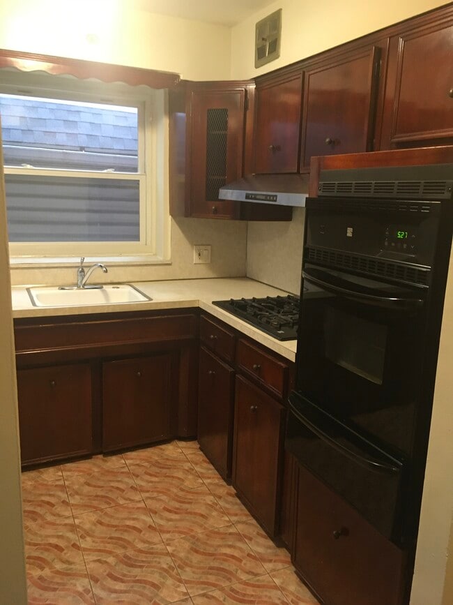 Building Photo - 1650 New York Ave Unit 3rd Floor