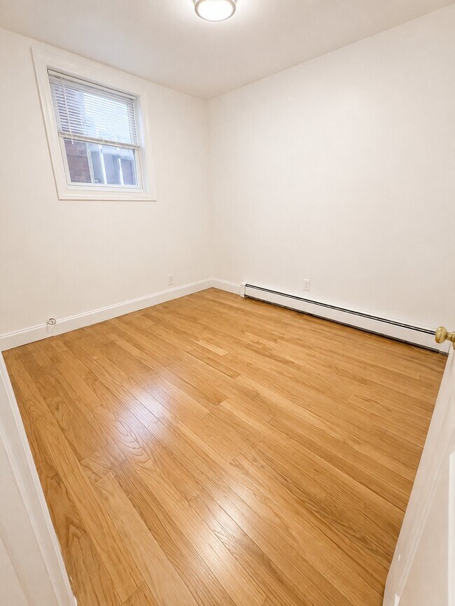 140 71st St Unit 4