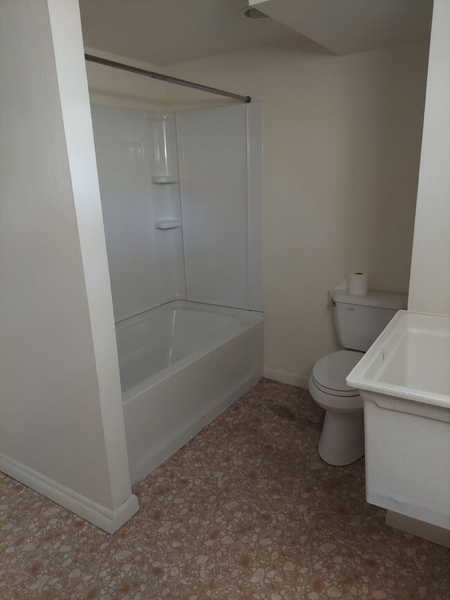 Photo - r1618-1620 Unidad 1618