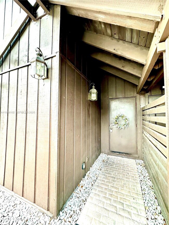 Photo - 497 N University Dr