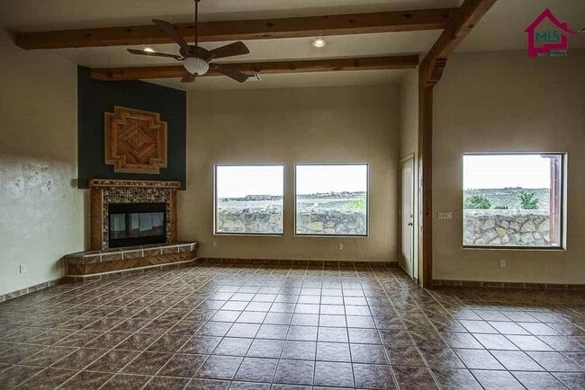 Photo - Great 3/2, Awesome Views, Spacious