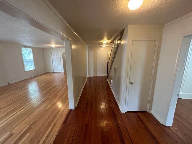 Photo - Spacious 4 Bedroom Trinity Park Home - Near Duke and Downtown Durham