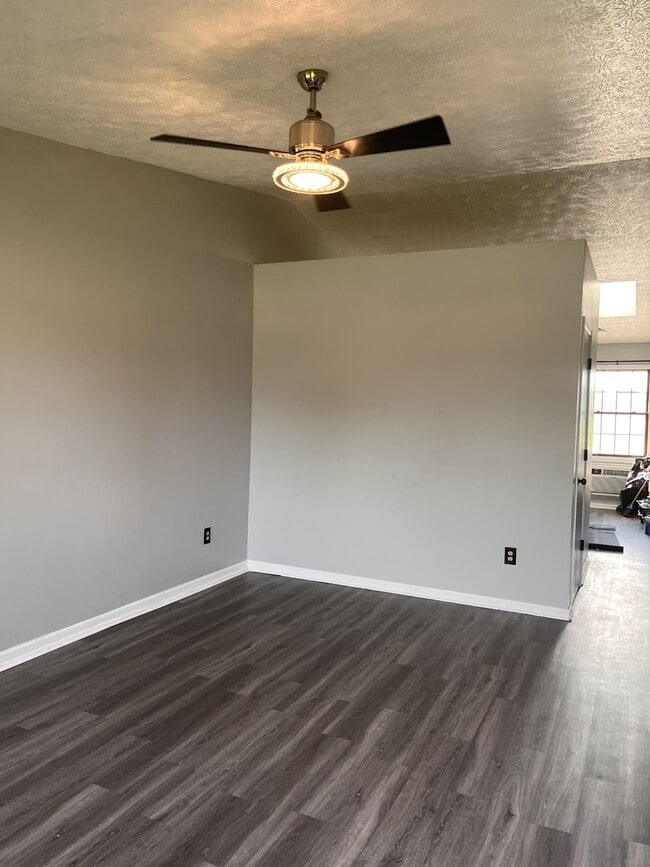 Building Photo - 1480 Wayne St Unit D