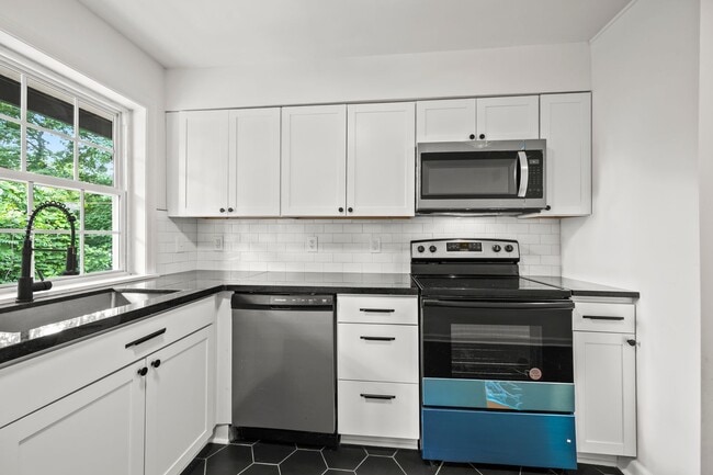 Photo - 1640 W Northwest Blvd Unit 10