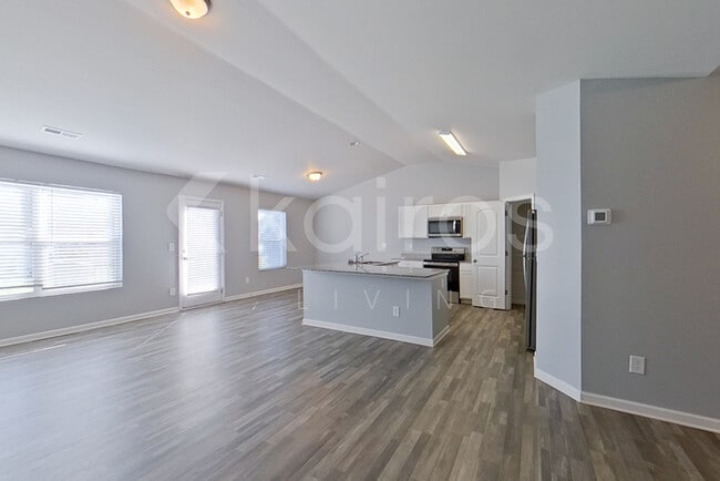 Photo - 1190 Silvertrace Dr