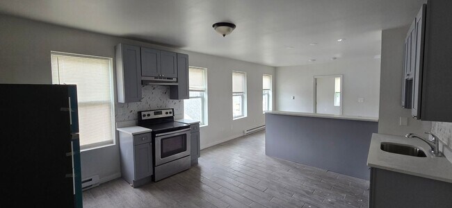 Photo - 10 Union St Unit 3R