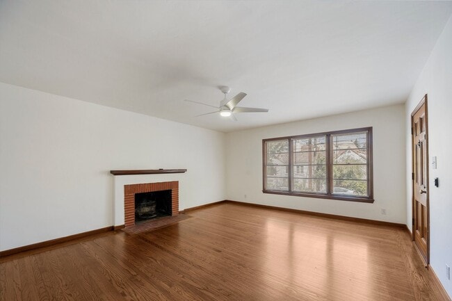 Building Photo - North Berkeley 2 Bedroom Rare Finds! Unit 2406 Rental