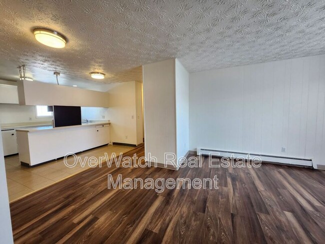 Photo - 3925 E 9th Ave Unit 5