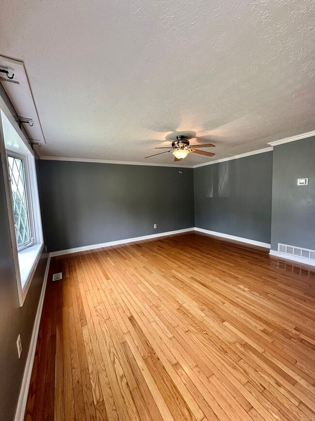 Photo - 1416 Hagen Rd