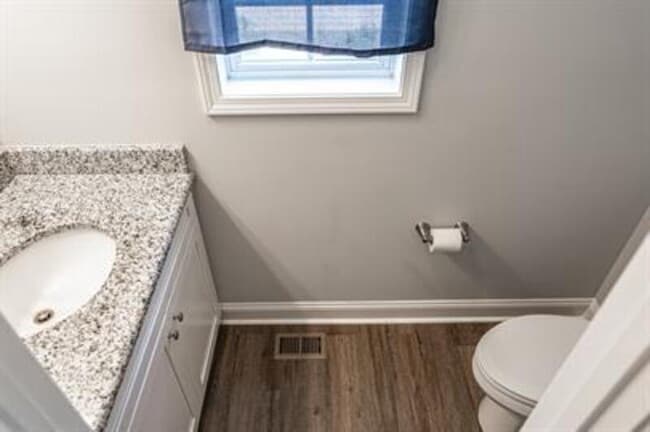 Photo - 1040 W Indiana Ave