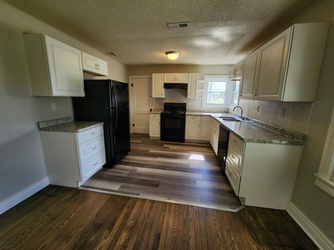 Photo - 2615 E Division St