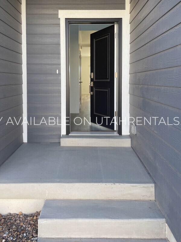 Photo - 1605 W Charmer Ln