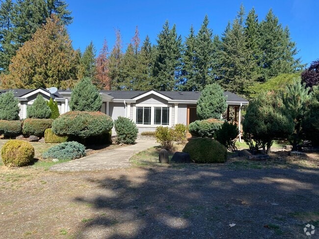 Building Photo - Spacious 4-Bed, 2-Bath Home on 5+ Acres