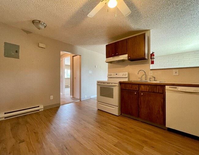 Photo - 141 McClure Ave Unidad 141-#1-APEX
