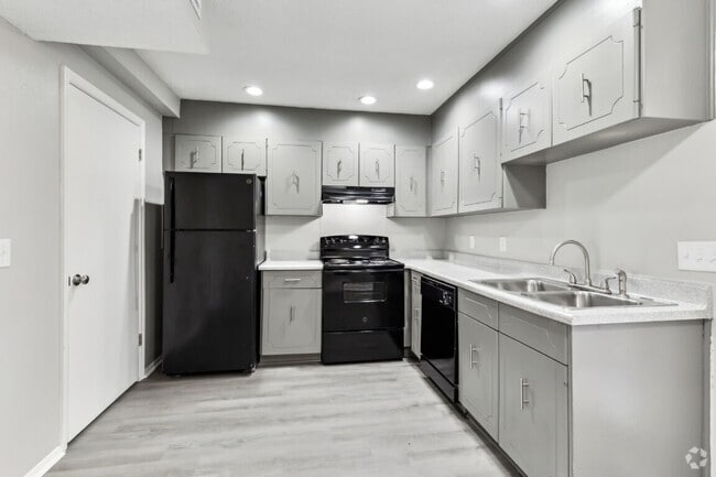 Building Photo - Country Oaks Rental