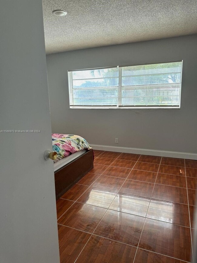 Photo - 5000 NW 36th St Unit 402