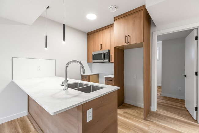 Photo - 13206-13112 112 Ave NW