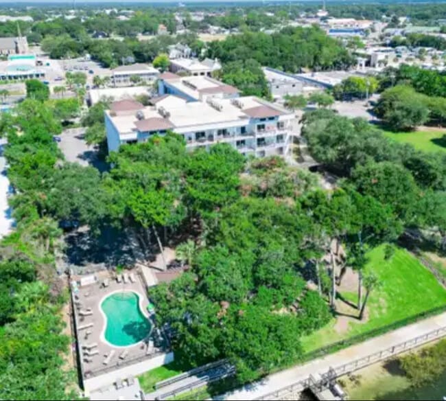 Photo - 113 Brooks St SE Unit 305