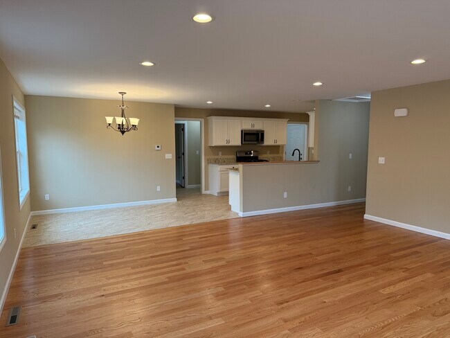 Photo - 566 Dwight Rd