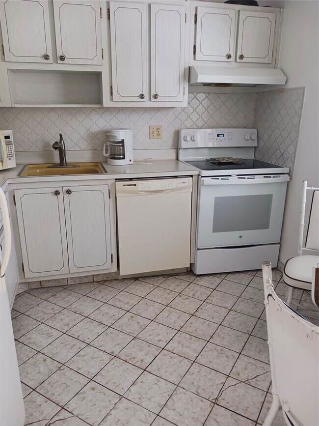 7505 NW 5th Ct Condo Unit 201 Condo for Rent in Margate, FL