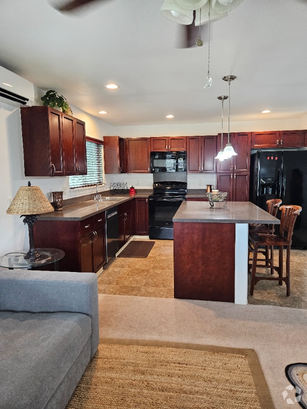 Building Photo - 200 Alake St Rental