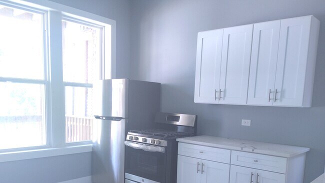 Photo - 1661 S Homan Ave Unit 2