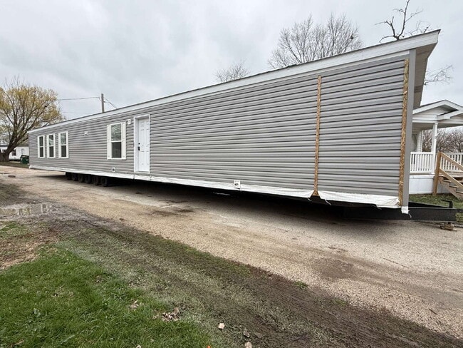 Building Photo - 430 N Crotty Ln