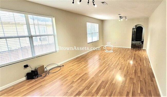 Photo - 2722 B M Montgomery St