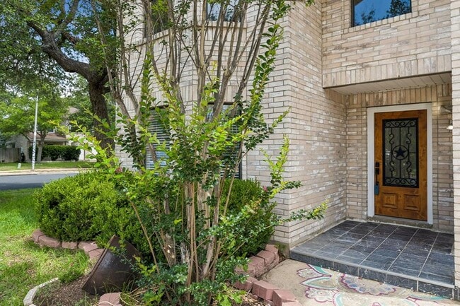 Photo - 1300 Chalk Ln