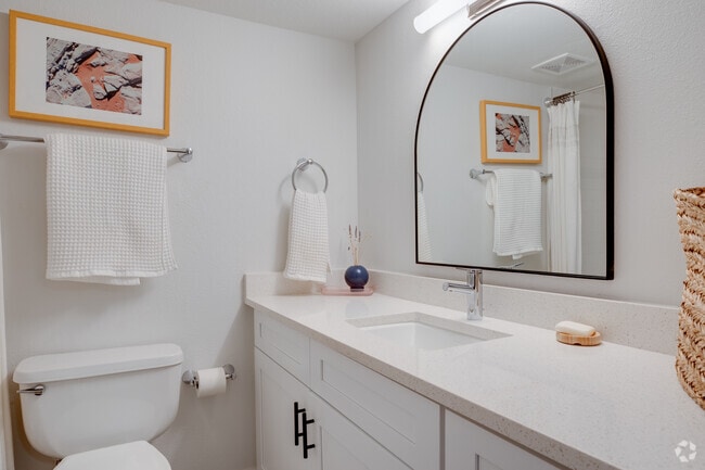 1BR, 1BA - 450SF