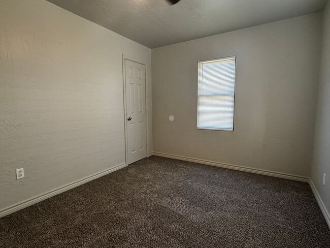 Photo - 1804 NW Hoover Ave