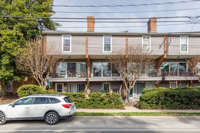 Photo - 5900 Patterson Ave Unidad 22