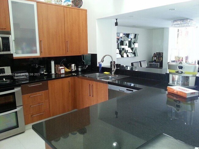 Photo - 546 NE 199th Ln