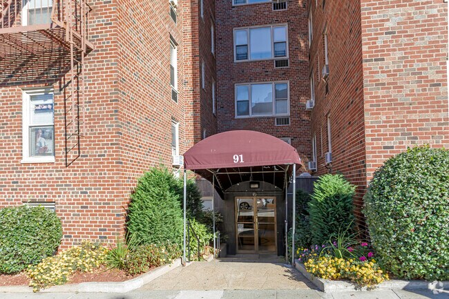 Entrance - 91 Van Cortlandt Associates