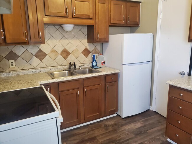 Photo - 305 Riley St