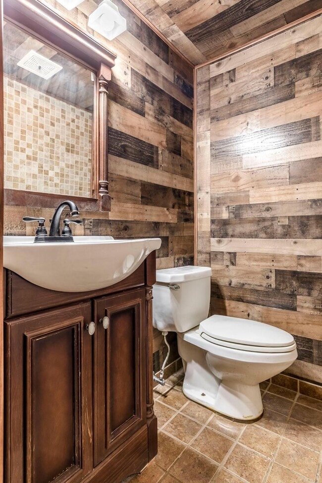 Photo - 356 Avonwick Pl