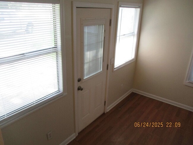 Photo - 3506 Hamilton Dr House