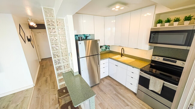 Photo - 1415 Victoria St Unit 404