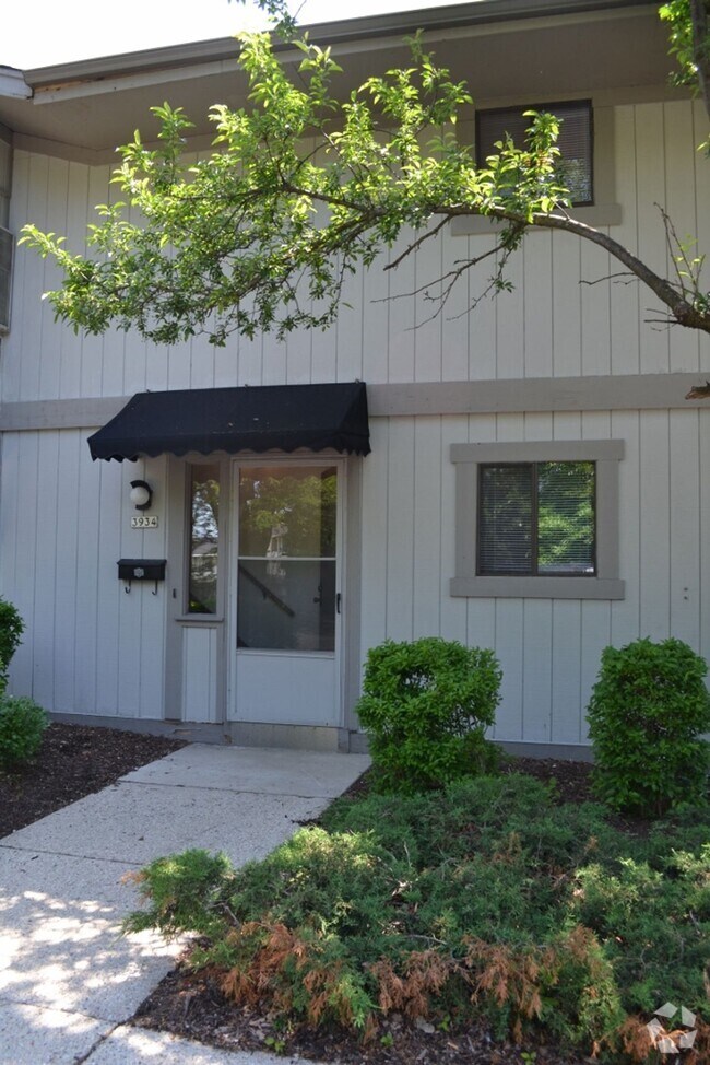 Building Photo - Private entry, Park-Like setting Unit TH3964 L Rental